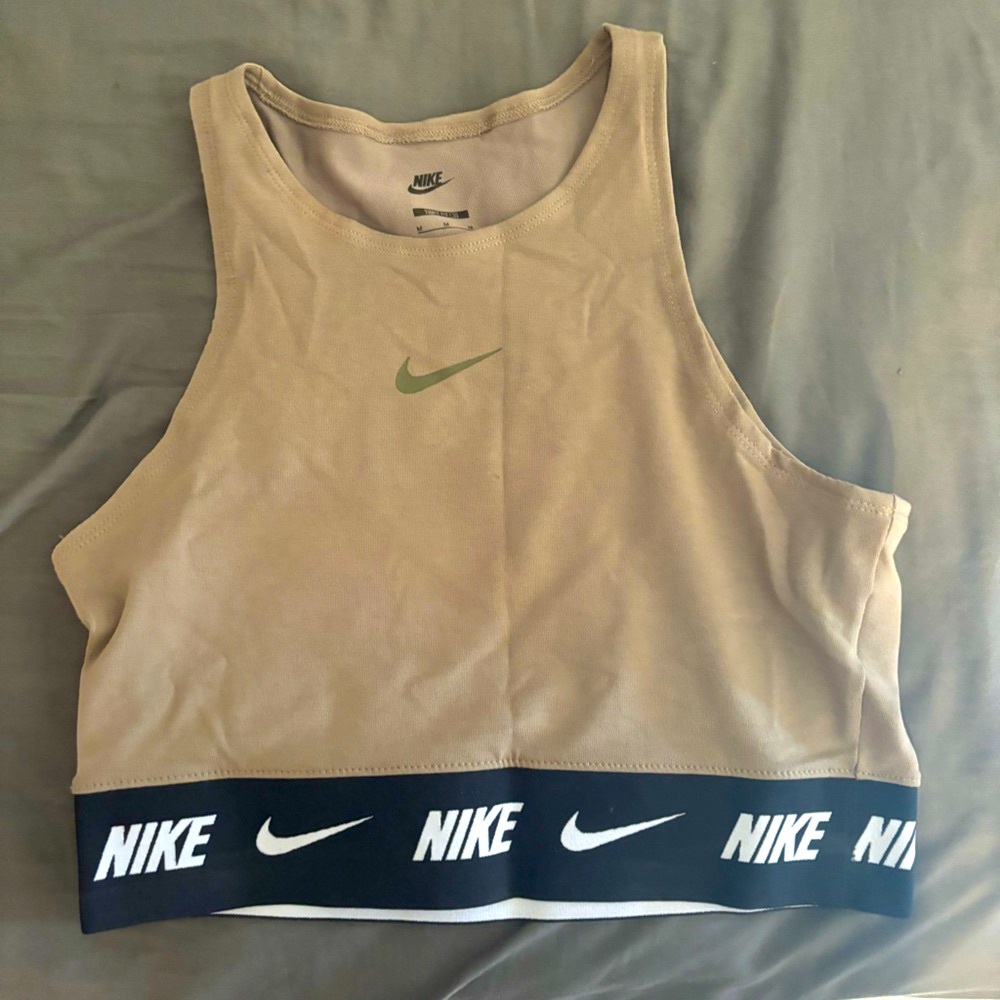 SALE | NIKE Cropped Training Top | M